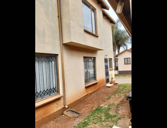 3 BEDROOM DUPLEX FOR SALE IN CLAYVILLE
